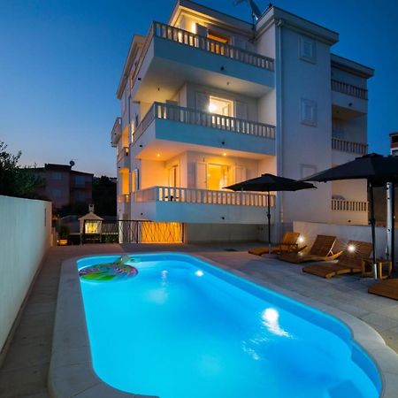 Brand New Aparment With Sea View & Swimming Pool At Ciovo - Villa Fiorentini Трогир Екстериор снимка