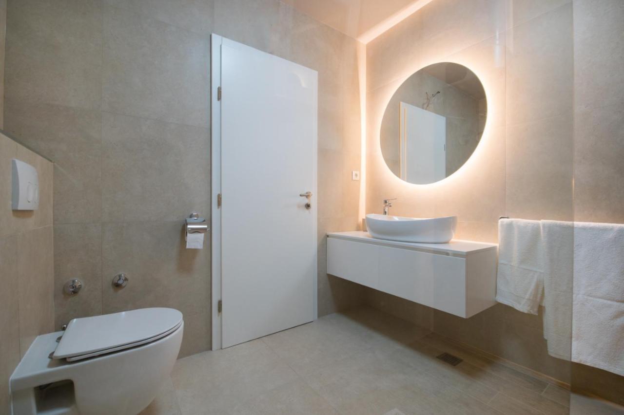 Brand New Aparment With Sea View & Swimming Pool At Ciovo - Villa Fiorentini Трогир Екстериор снимка