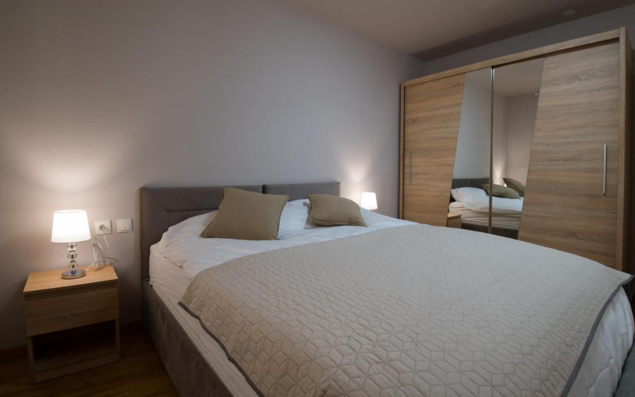 Brand New Aparment With Sea View & Swimming Pool At Ciovo - Villa Fiorentini Трогир Екстериор снимка