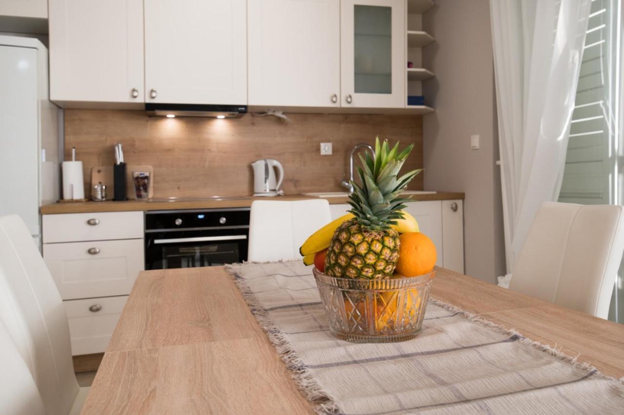 Brand New Aparment With Sea View & Swimming Pool At Ciovo - Villa Fiorentini Трогир Екстериор снимка