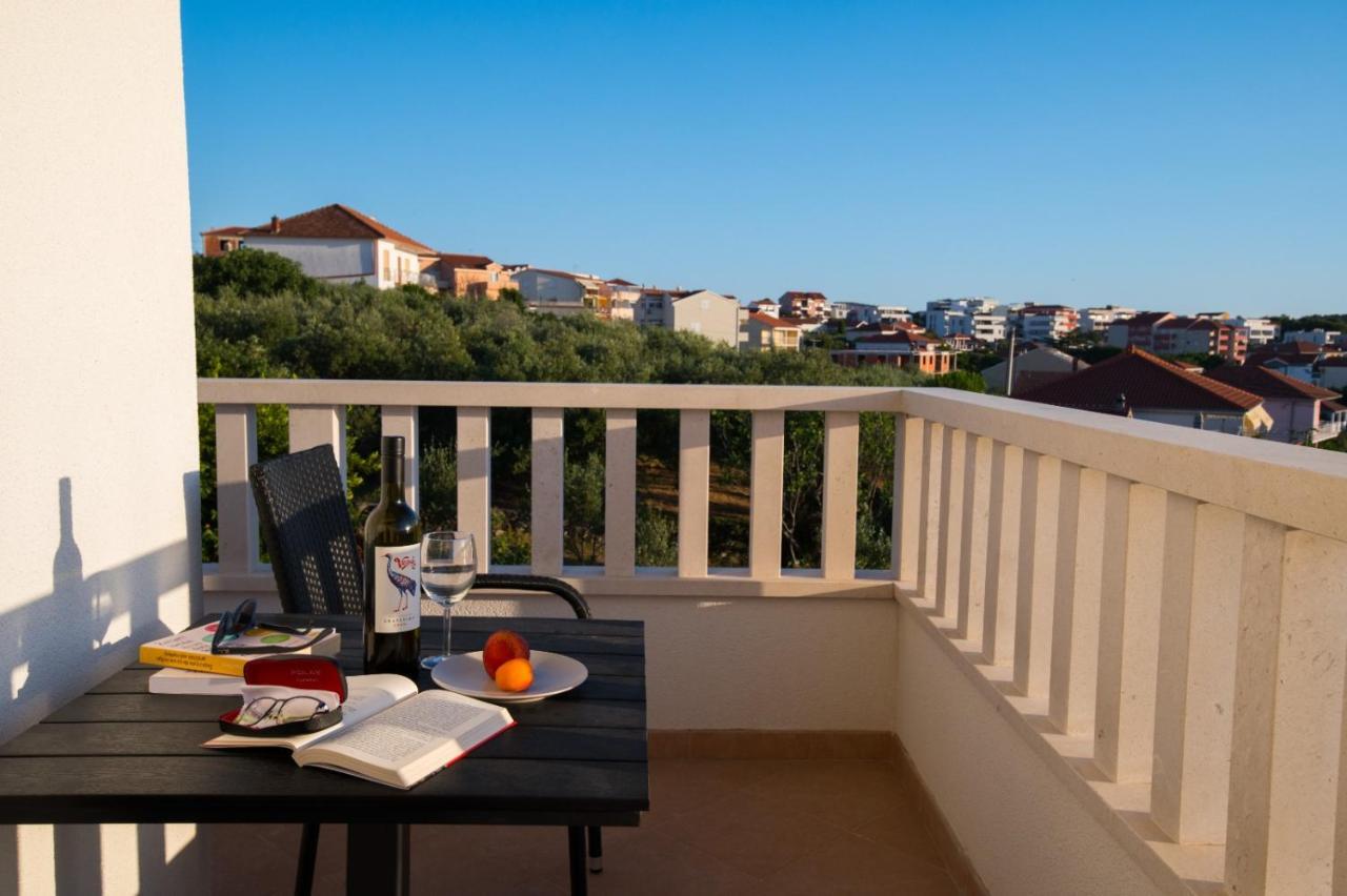 Brand New Aparment With Sea View & Swimming Pool At Ciovo - Villa Fiorentini Трогир Екстериор снимка